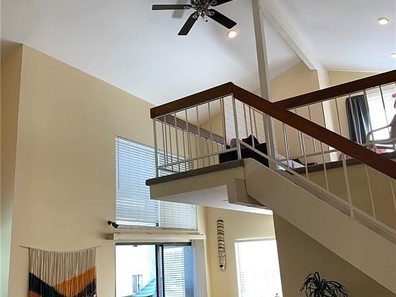 4th image of 18445 Hatteras St Unit 503