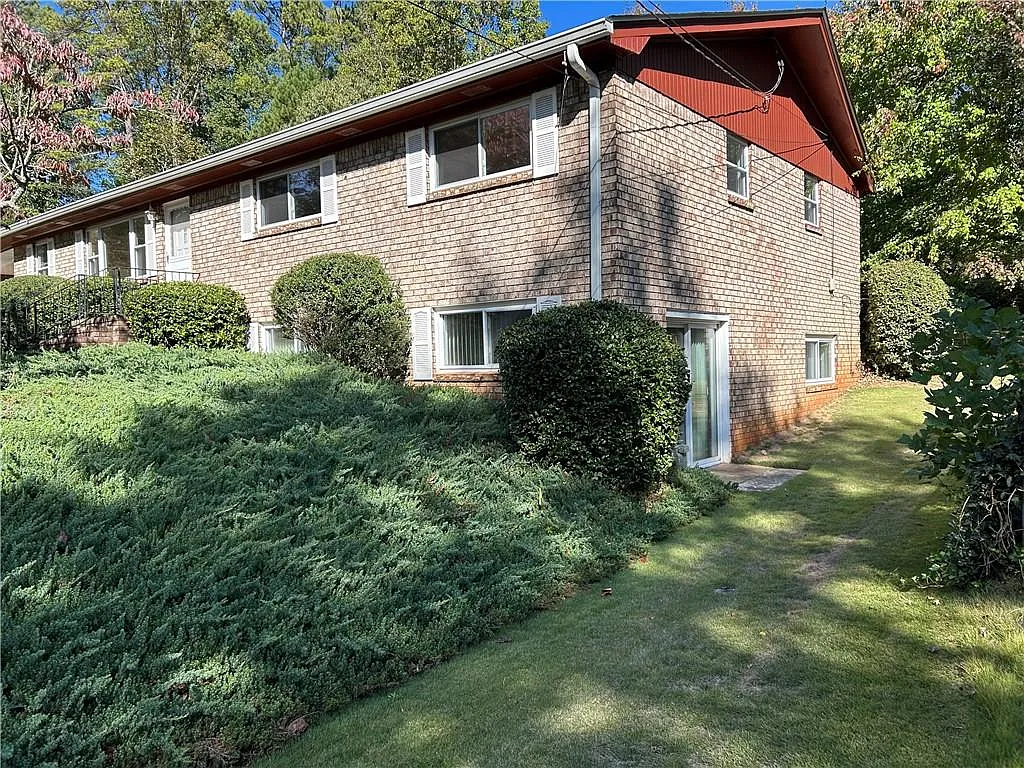Building Photo - 1811 Trophy Dr