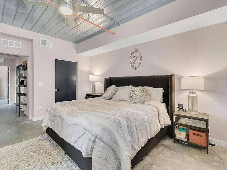 1603 Woodward St #16 — Photo 10