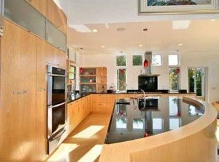 1353 W Muirlands Dr, La Jolla, CA 92037