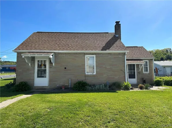 212 5th St, Walnutport, PA 18088