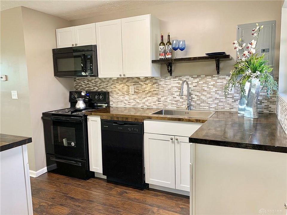 1st image of 5867 Traymore Dr