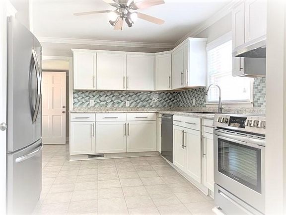 ALL NEW CUSTOM Kitchen Newly Remodeled & Stainless Steel Appliances