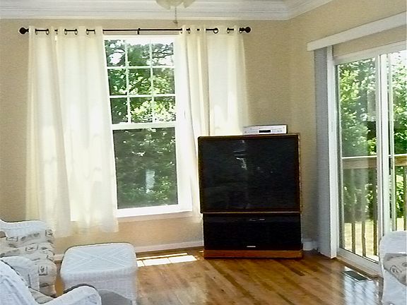 3rd image of 33792 Connecticut Ave.