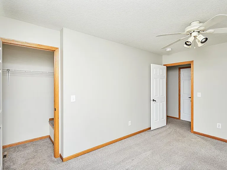 615 SE Prairie Park Ln — Photo 18