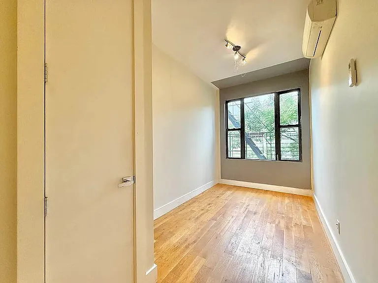 182 Suydam St #2L — Photo 6
