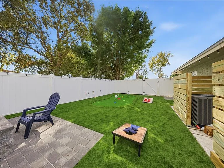 2473 Poinciana St — Photo 23