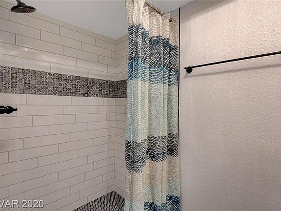 4th image of 3636 Blackstone St