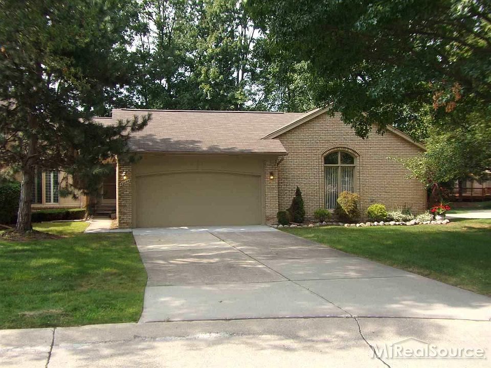 1st image of 43044 W Kirkwood Dr