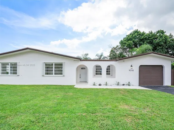 9310 SW 165th St, Palmetto Bay, FL 33157