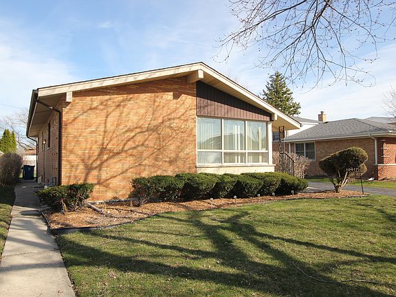 2nd image of 10417 Laramie Ave