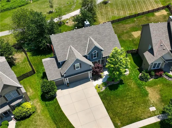 15667 S Widmer St, Olathe, KS 66062