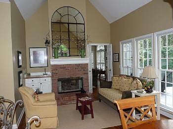 5th image of 923 Laurel Crest Dr