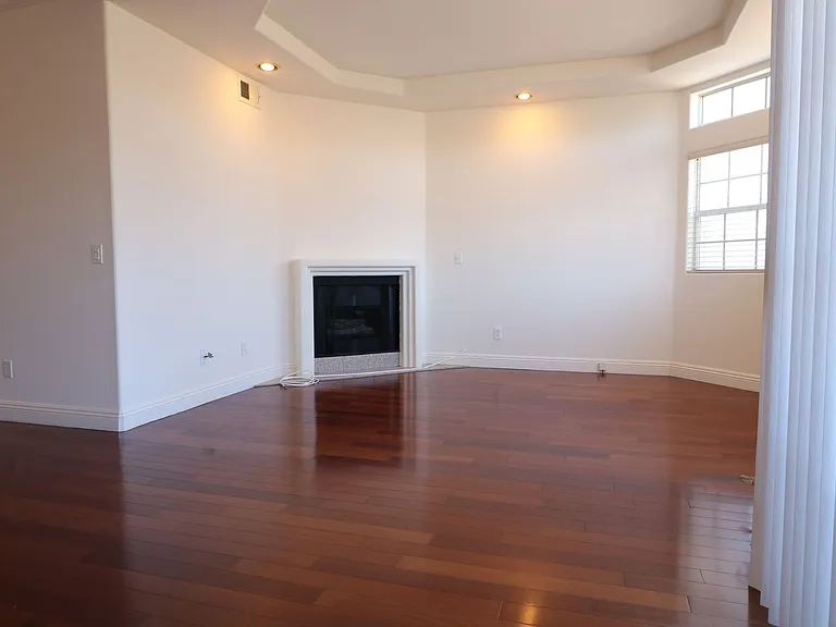 4455 Hazeltine Ave #207 — Photo 12