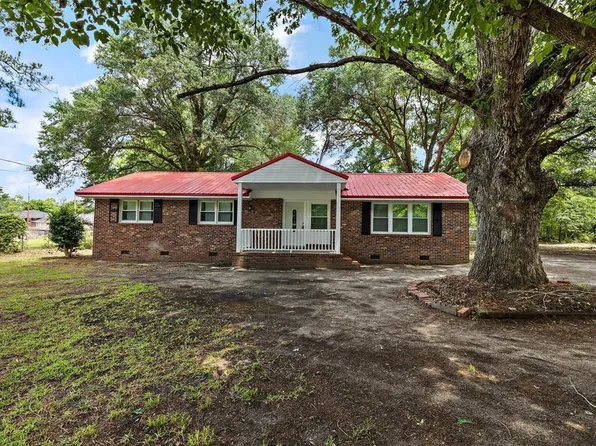 301 Hammond St, Denmark, SC 29042