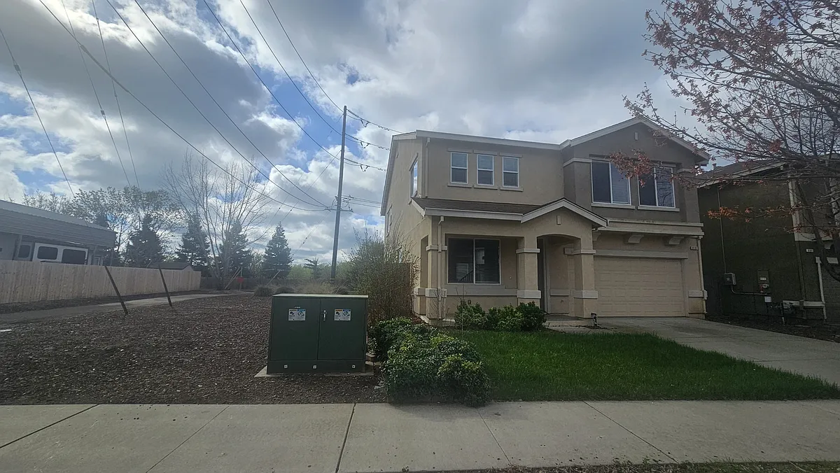 Building Photo - 3157 Rogue River Dr