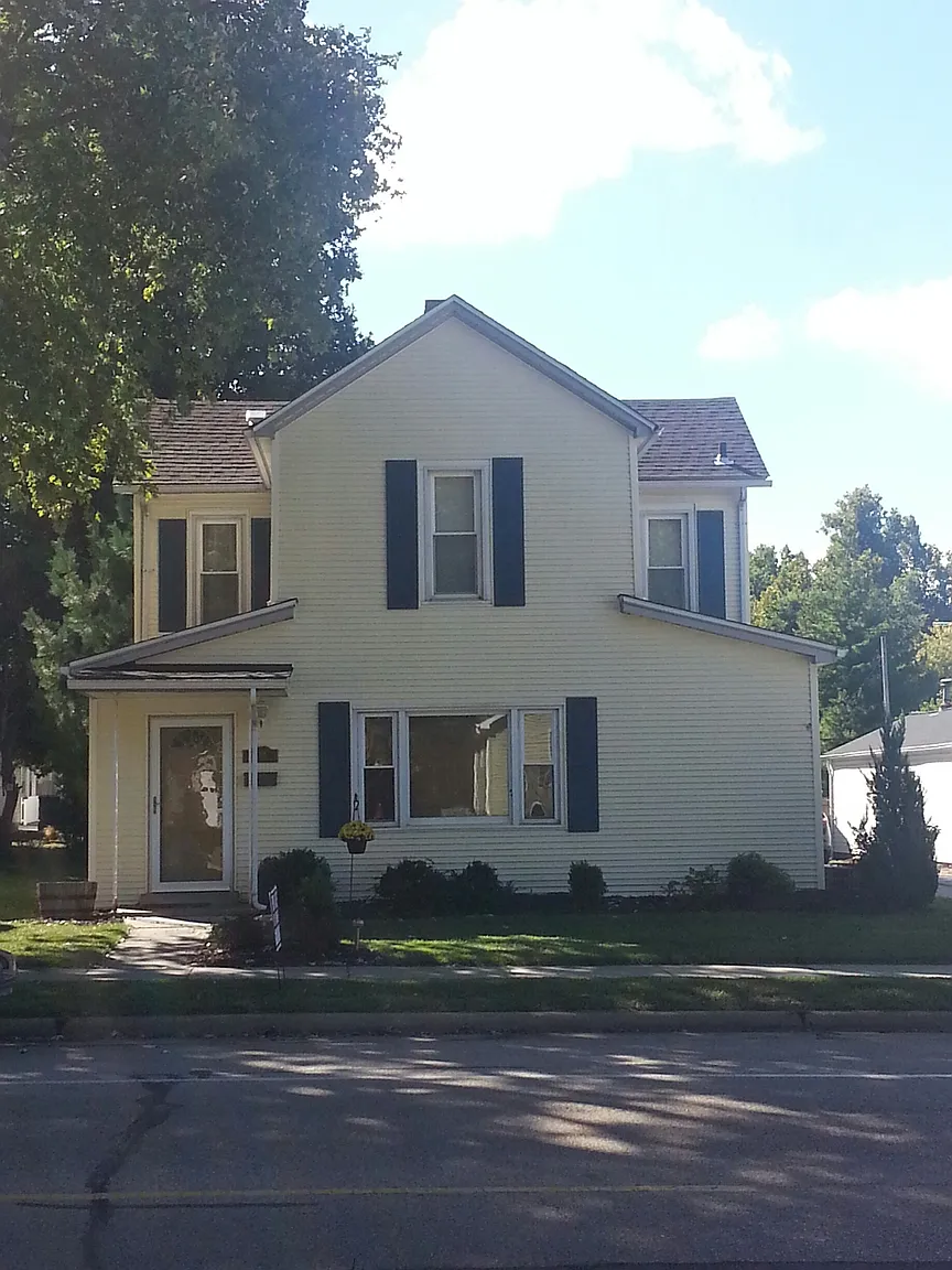 1008 W Main St photo 1