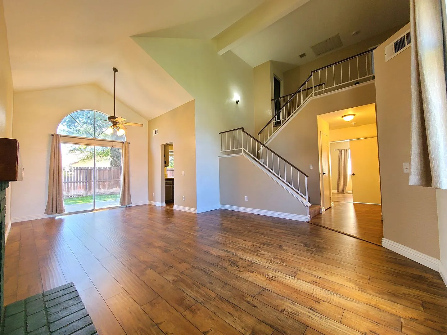 Lovely, Spacious 4-Bedroom Home in San Bernardino! — Photo 3