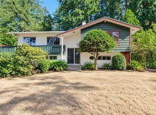1914 Sandover Cres, North Saanich, BC V8L 1A1