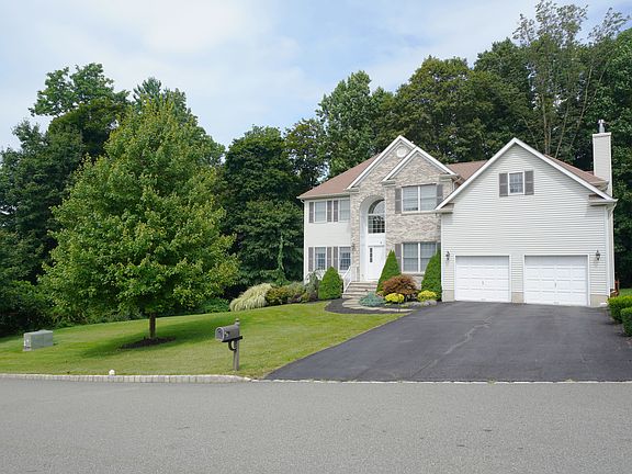 3rd image of 9 Elwell Ave