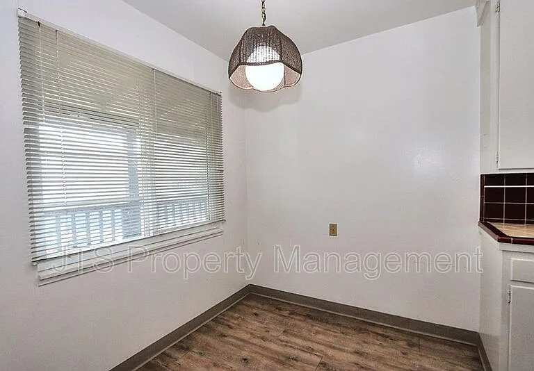 4439 V St #6 — Photo 24