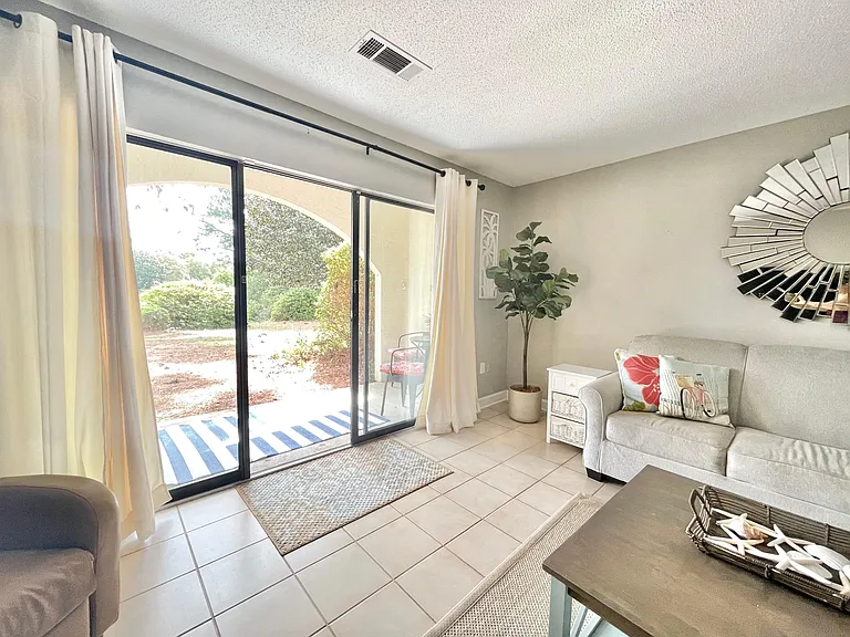 305 Southlake Ct #305 — Photo 7