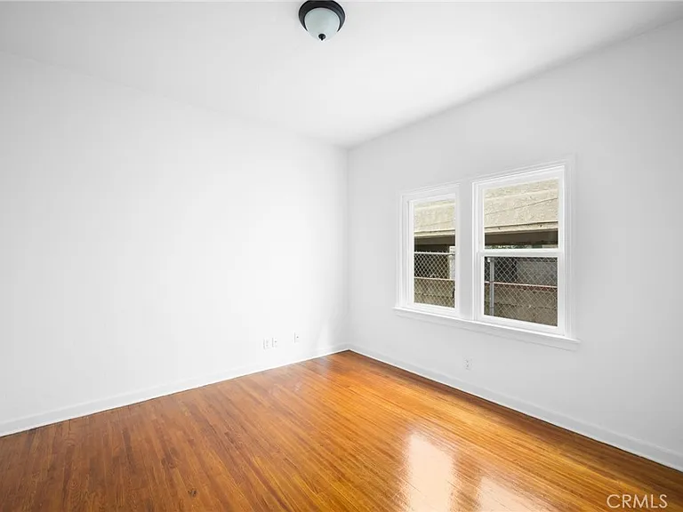216-218 E Windsor Rd #1 — Photo 15