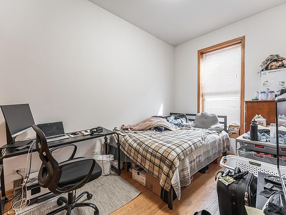 5th image of 3019 N Kenmore Ave APT 1