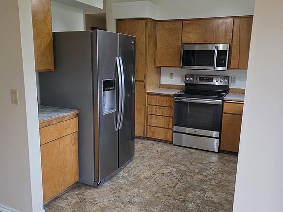 5th image of 557 S 44th St