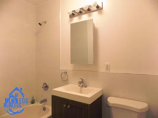 Rented by Blue Egg Realty Corp | media 10