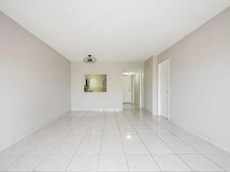 2200 E Hallandale Beach Blvd #202 — Photo 22