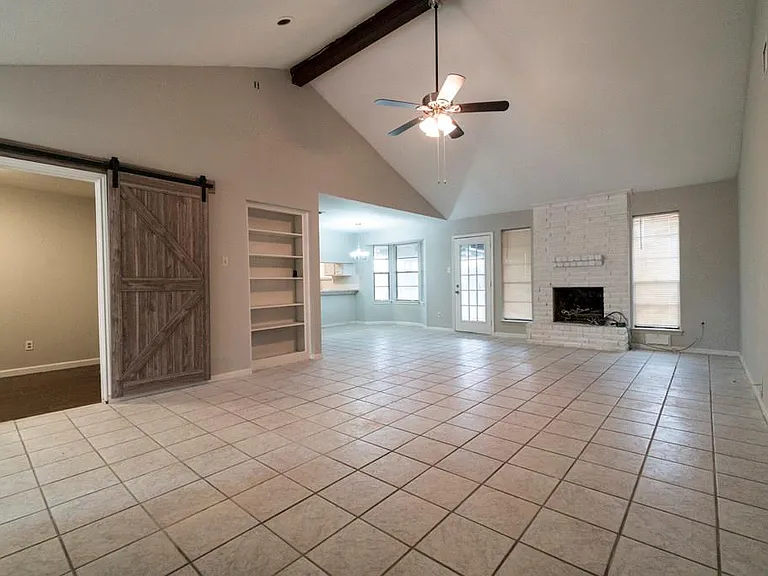 18746 Wood Glen Ln — Photo 18
