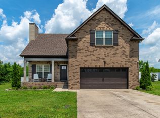 142 Hartmann Crossing Dr, Lebanon, TN 37087