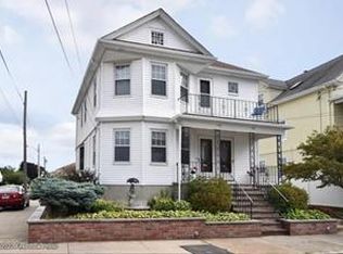 108 5th St #2, East Providence, RI 02914