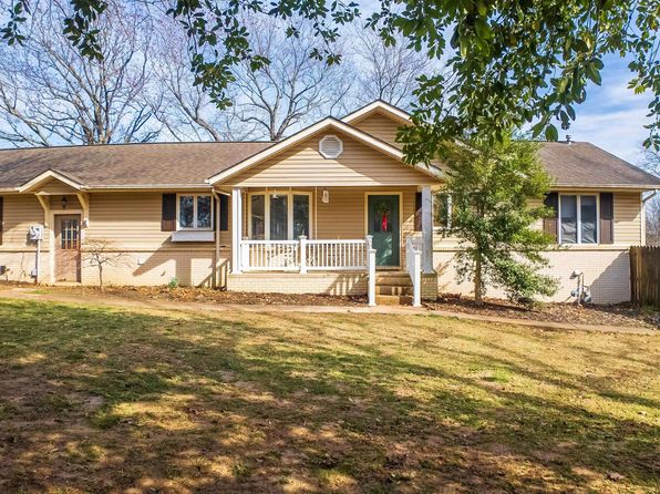800 Dennison Hts, Batesville, AR 72501