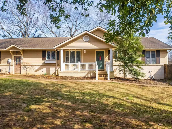 800 Dennison Hts, Batesville, AR 72501