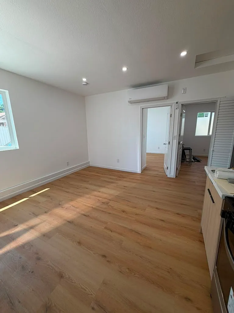 2 bed, 560 sqft, $2,780 — Photo 3
