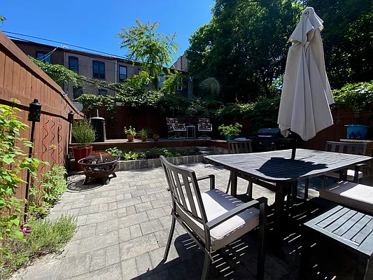 Rented by Dream Space Realty | media 24