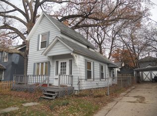 1524 Forrest Ave NE, Grand Rapids, MI 49505