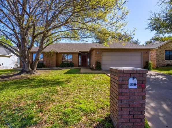 416 Spyglass St, Meadowlakes, TX 78654