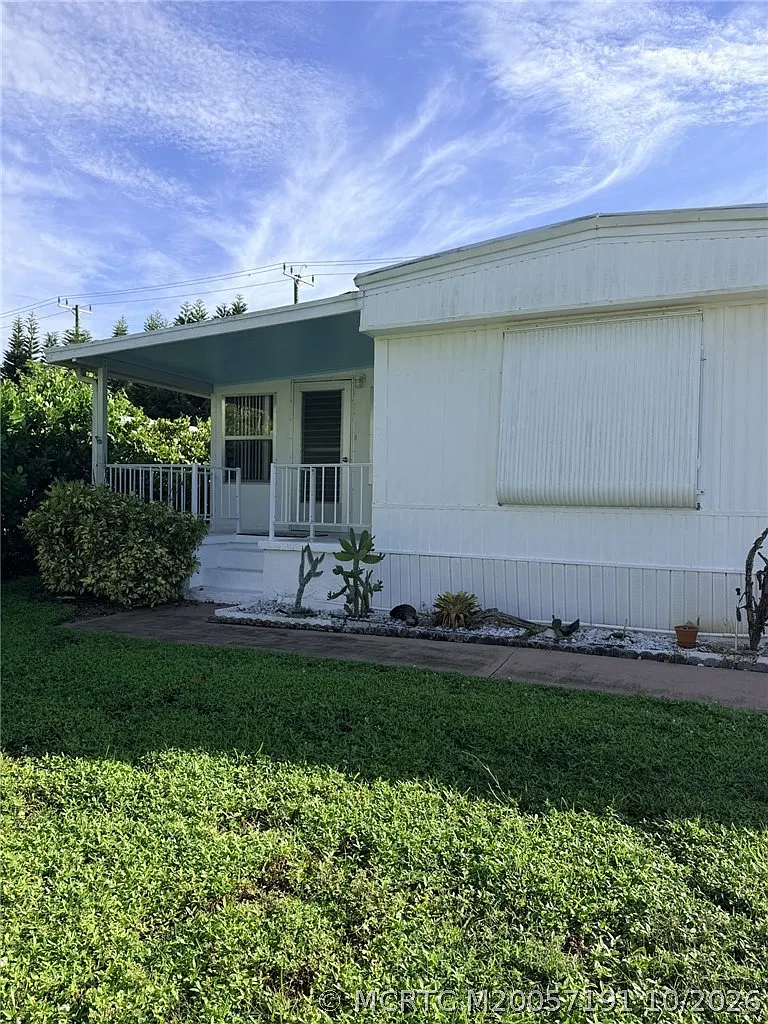 2 bed, 2.0 bath, 1164 sqft, $2,400 — Photo 2