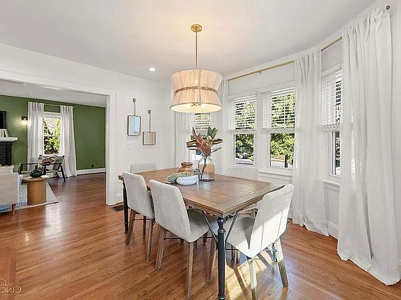 3rd image of 5938 Woodmont Ave #2