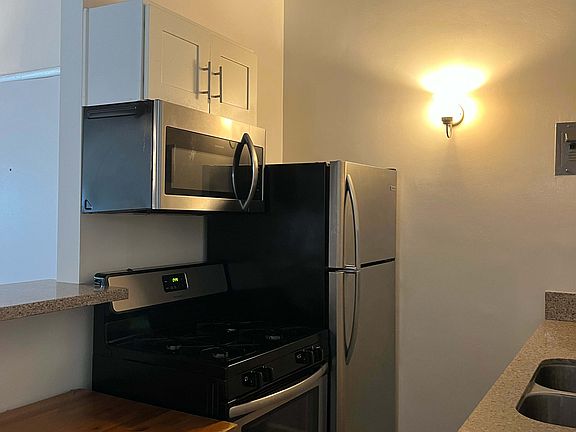 2nd image of 1825 S New Hampshire Ave APT 10