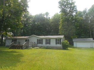 458 E Mitchell Lake Dr, Sheridan, MI 48884