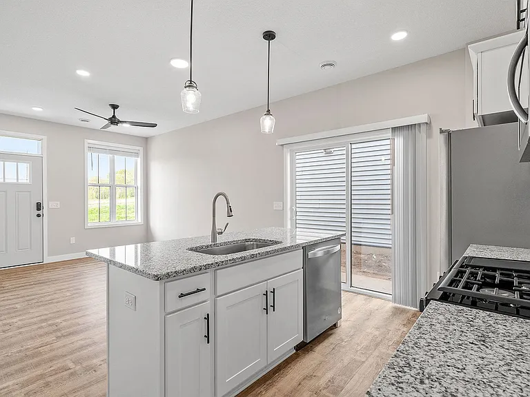 Canvas at Inver Grove Heights — Photo 23