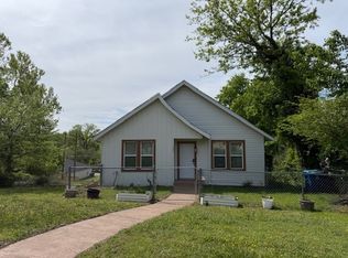 1400 W Chestnut St, Denison, TX 75020