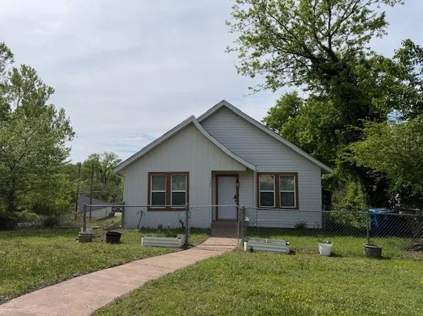 1400 W Chestnut St, Denison, TX 75020