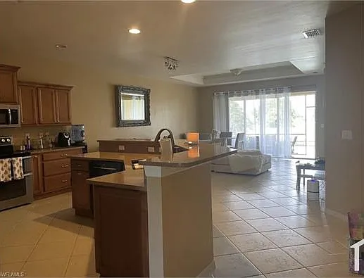 627 SW 47th Ter — Photo 7