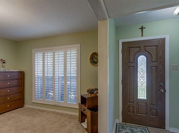 4th image of 9944 Larchbrook Dr