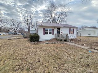 806 N 8th St, Canton, MO 63435